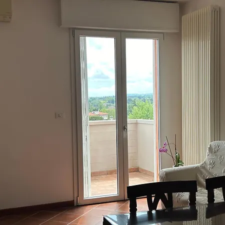 Servizio Navetta Gratuito Per Autodromo E Stazione A Pagamento Per Aeroporto Full Optional Vista Panoramica 2 Da Letto 2 Bagni Cucina Con Divano Letto E Se Necessario Letto Ad Piazza E Mezzo Per Ospitare Fino Ad 8 Pe *