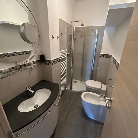 Servizio Navetta Gratuito Per Autodromo E Stazione A Pagamento Per Aeroporto Full Optional Vista Panoramica 2 Da Letto 2 Bagni Cucina Con Divano Letto E Se Necessario Letto Ad Piazza E Mezzo Per Ospitare Fino Ad 8 Pe *