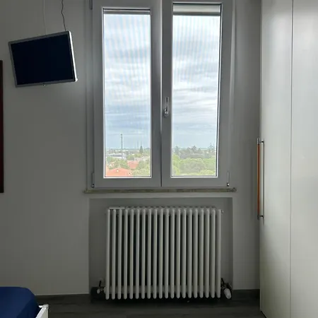 Διαμέρισμα Servizio Navetta Gratuito Per Autodromo E Stazione A Pagamento Per Aeroporto Full Optional Vista Panoramica 2 Da Letto 2 Bagni Cucina Con Divano Letto E Se Necessario Letto Ad Piazza E Mezzo Per Ospitare Fino Ad 8 Pe
